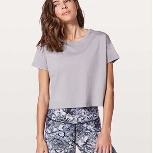 Lululemon Cates Tee Women's Size 6 Lavender Grey Cropped T-Shirt